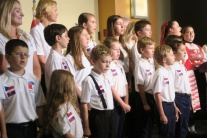 Deti spievajú hymny