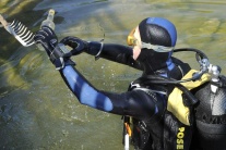 Potápači čistili bratislavské jazero Kuchajda