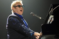 Elton John na koncerte v hale Verizon Center