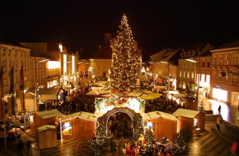 Päť vianočných trhov neďaleko hraníc, ktoré by ste mali navštíviť
