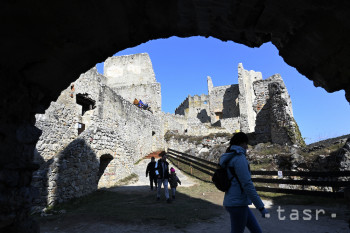 Návštevníci hradu Beckov sa zoznámili so slovanskou kultúrou