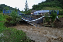 Búrka v obci Šambron poškodila most