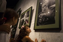 Revolucionár Fidel Castro oslavuje