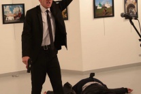 V Turecku zastrelili ruského veľvyslanca
