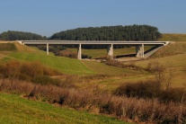 Diaľničný most pri obci Kurimany