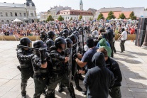 Deň polície, v Nitre, Nitra, policajti, autá