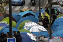 francúzsko Paríž migranti situácia ulice tábory FR