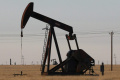 Produkcia ropy v štátoch OPEC v apríli klesla