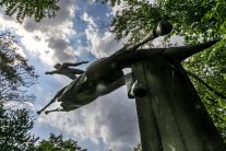 Diela v parku na Račianskom mýte v Bratislave