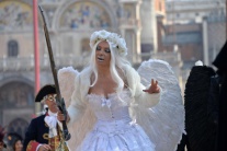 Benátky sviatky karneval kultúra zvyky tradície|ži