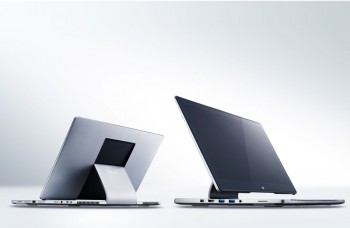 Hybridný notebook, ktorý je tabletom aj all-in-one počítačom