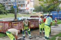 Opravy ciest a chodníkov v Bratislave