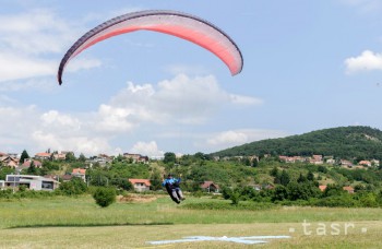 Turistov chcú na Zemplínsku Šíravu prilákať aj paraglidingom