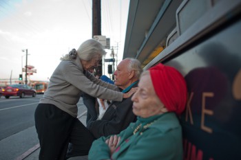 Kontroverzný príbeh: Ľúbostný trojuholník seniorov po osemdesiatke