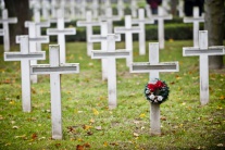 Vojenský cintorín v Peržalke - Kopčanoch 