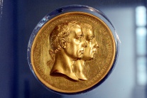 Bratislavské korunovačné medaily a žetóny 