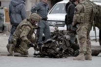 Pri útoku samovražedného atentátnika v Kábule zahy