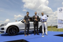 Felix Baumgartner si preberá VW Touareg v Bratisla