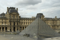 Múzeum Louvre zvažuje vystavenie Mony Lisy v samostatnej sále