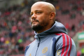 Podľa Eberleho sa Kompany vráti na lavičku Bayernu o niekoľko týždňov