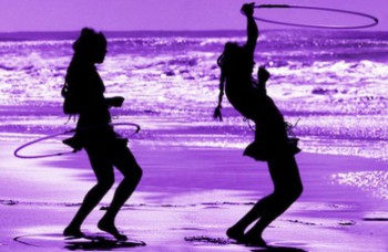 Zabudnite na tradičné zimné športy: Skúste speedminton a hula hooping