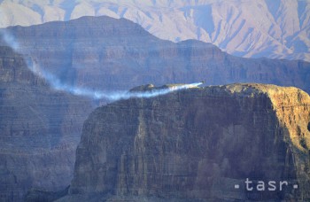 UNIKÁTNY VIDEOPROJEKT: Prevezte sa na motorke k divokému Grand Canyonu