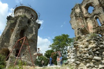 hrad Slanec obnova KEX   zrúcanina Slanecký gotick