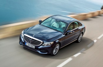 Nový Mercedes-Benz C zvyšuje úroveň sedanov