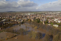 Búrka Denis spôsobila v Británii povodeň