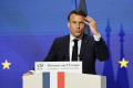 Macron: Európa nie je nesmrteľná, potrebuje obrannú stratégiu