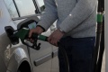 Ceny benzínov a nafty klesli v priemere o tri centy za liter