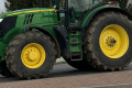 Pri prevrátení vlečky ťahanej traktorom sa v Nemecku zranilo 30 ľudí