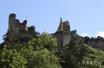 Slovensko má množstvo jaskýň aj pod stredovekými hradmi