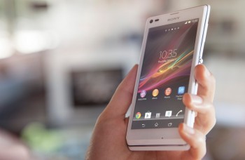 Xperia L: Návrat ľudového smartfónu?