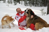 Ruský prezident Vladimír Putin sa hrá so svojimi p
